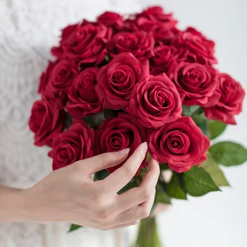 15 ks/lot skutečný dotek Hedvábí růže umělá nádherný květinový svatební umělé květiny pro domácí party dekor dárek na Valentýna