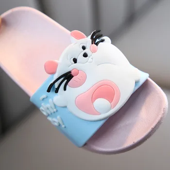 Nové Letní Krásné dětské boty Pro Chlapce a Dívky Pantofle PVC Měkké Dno Non-slip Beach Sandály Děti Domů Koupelna Žabky