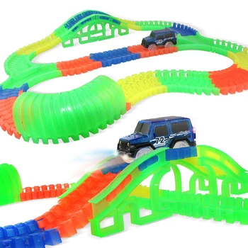 DIY Magické Zářící Racing Track Set s Flexibilní LED Auto Závodní Tratě Železniční Vzdělávací Auta Hračky pro Kluky Děti Dárek