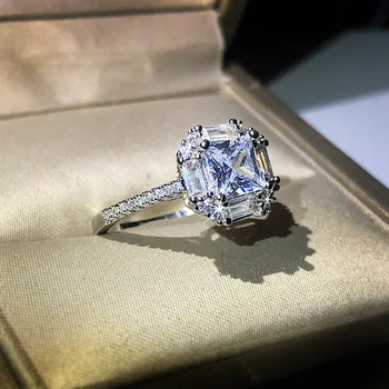 Horké nové 18k platinum pokovené moissanite čtyři-dráp princezna náměstí diamond ženské Evropské a Americké snubní prsten