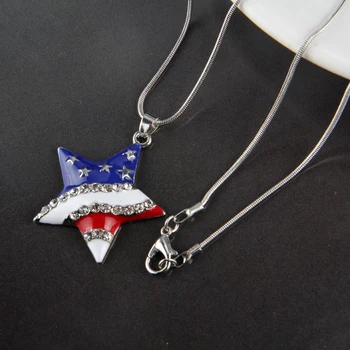 Módní Doplňky Americké hvězdy a pruhy Vlajky Srdce Přívěsky Náhrdelníky Odkaz Řetěz Náhrdelník Tvaru Americké Vlajky Přívěsek