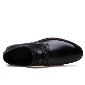 2020 Boty Muži Kůže Vysoké Kvality Muži Ležérní Přírodní Pravé Kůže Oxford Elegantní Krajka-up Solidní Adulto boty Večerní Šaty