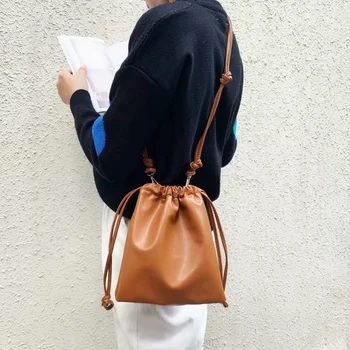 Vintage Ženy Taška Small Flap Bag Japonsko Lady Taška přes Rameno PU Kůže Měkké Šňůrky Taška Značky Návrhář Crossbody Tašky Celý Prodej