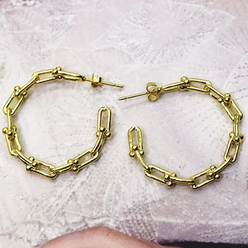 5 párů Vysoce kvalitní zlaté hoop náušnice Kulaté šperky náušnice pro ženy tvaru U náušnice Módní šperky dárkové 51198