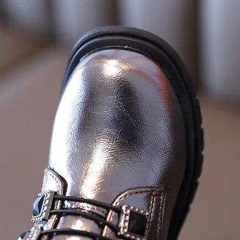 Holek Martin boty zimní nové čisté barvy malá princezna Britský styl módní krátké boty s drahokamu kovové dekorace