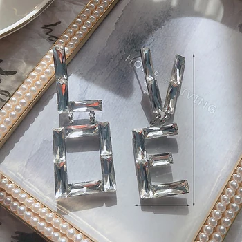 Kreativní Design MILOSTNÝ Dopis Chaing Náušnice Pro Ženy Asymetrické AB Super Flash Crystal Drahokamu Přehnané Šperky