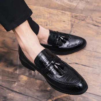 2019new jarní kožené boty luxusní pánské formální boty kožené pánské klasické Obchodní šaty boty Světlé kůže Bullock boty